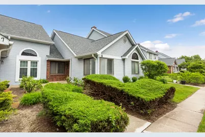 6 Hastings Lane #6, Lincolnshire, IL 60069 - Photo 1