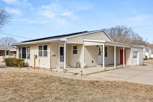 1002 N Oakley Ave, Streator, IL 61364 - Photo 2