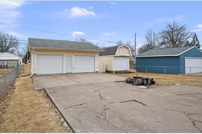 2027 N Michigan Avenue, Davenport, IA 52804 - Photo 20