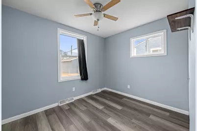 2027 N Michigan Avenue, Davenport, IA 52804 - Photo 14