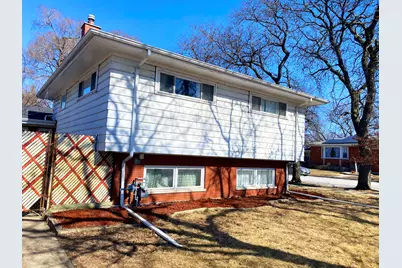 2900 W 100th Place, Evergreen Park, IL 60805 - Photo 2