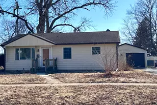 938 E Garden St, Dekalb, IL 60115 - Photo 2