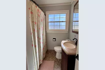 938 E Garden Street, Dekalb, IL 60115 - Photo 8