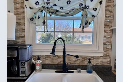 938 E Garden Street, Dekalb, IL 60115 - Photo 6