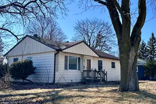 938 E Garden St, Dekalb, IL 60115 - Photo 1