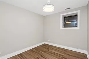 4548 S Indiana Ave, Chicago, IL 60653 - Photo 14