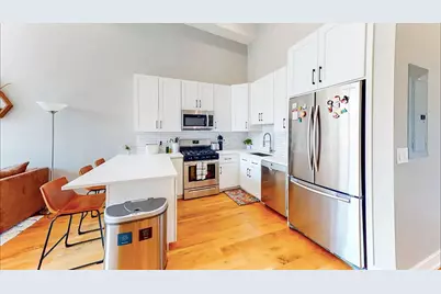 1470 W Webster Avenue #204, Chicago, IL 60614 - Photo 2