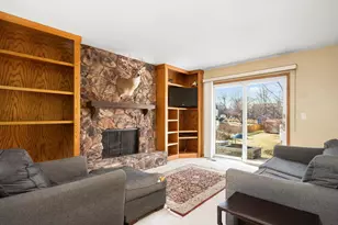 130 West End Rd, Roselle, IL 60172 - Photo 10