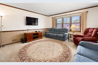 130 W End Road, Roselle, IL 60172 - Photo 4