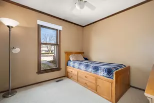 130 West End Rd, Roselle, IL 60172 - Photo 12