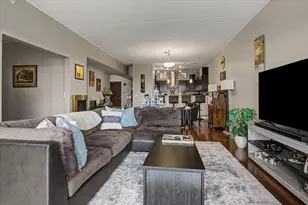 6420 Double Eagle Dr, Woodridge, IL 60517 - Photo 6