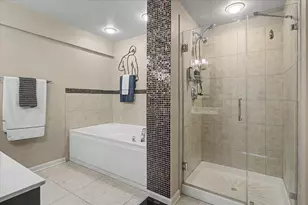 6420 Double Eagle Dr, Woodridge, IL 60517 - Photo 18