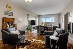 6420 Double Eagle Dr, Woodridge, IL 60517 - Photo 4