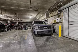 6420 Double Eagle Dr, Woodridge, IL 60517 - Photo 32