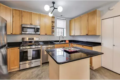 1329 W Chicago Avenue #2R, Chicago, IL 60642 - Photo 12