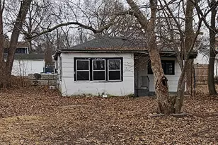 212 W 6th St, Dixon, IL 61021 - Photo 1