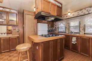 7 Oak Valley Rd, Bloomington, IL 61704 - Photo 2