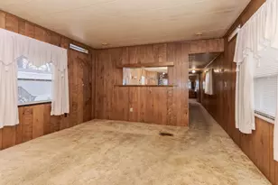 7 Oak Valley Rd, Bloomington, IL 61704 - Photo 12