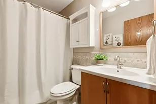 10 S Deerpath Dr, Vernon Hills, IL 60061 - Photo 16