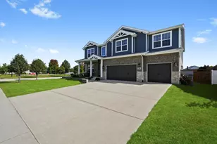 405 Locust Ln, Peotone, IL 60468 - Photo 4