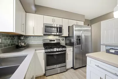 1360 Rose Avenue, Carol Stream, IL 60188 - Photo 4