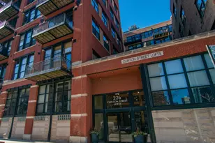 226 N Clinton St, Chicago, IL 60661 - Photo 1