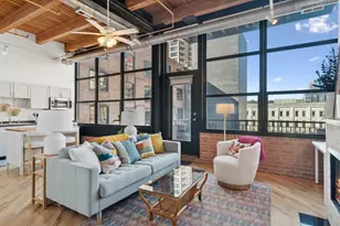 226 N Clinton St, Chicago, IL 60661 - Photo 4