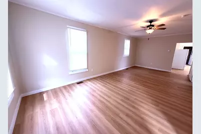 518 E Noleman Street, Centralia, IL 62801 - Photo 2