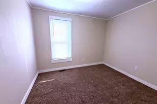 518 E Noleman St, Centralia, IL 62801 - Photo 4