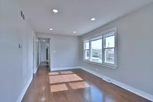 5435 N Mobile Ave, Chicago, IL 60630 - Photo 6