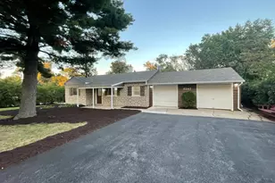 5547 S Peck Ave, Countryside, IL 60525 - Photo 2