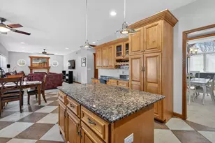 714 Joanne Dr, Minooka, IL 60447 - Photo 12