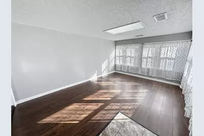 2125 N Nevada Avenue, Davenport, IA 52804 - Photo 6