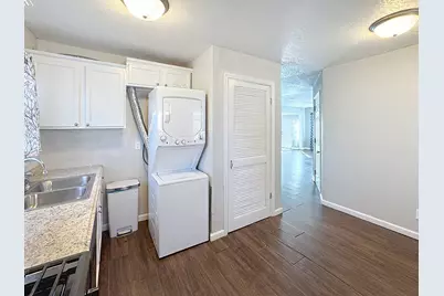 2125 N Nevada Avenue, Davenport, IA 52804 - Photo 12