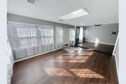 2125 N Nevada Avenue, Davenport, IA 52804 - Photo 4