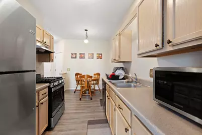 941 Mesa Drive, Lake in the Hills, IL 60156 - Photo 6