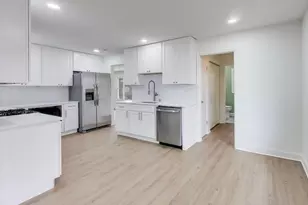 297 Columbine Dr, Clarendon Hills, IL 60514 - Photo 8