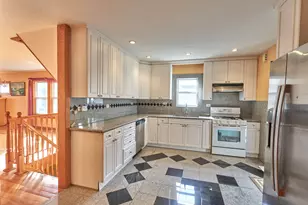 6430 N Maplewood St, Chicago, IL 60645 - Photo 10