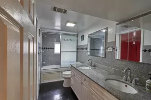 6430 N Maplewood St, Chicago, IL 60645 - Photo 18