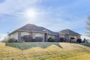 15N866 Meadow Ct, Hampshire, IL 60140 - Photo 2