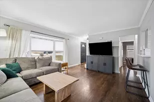 29 N Linden Ave, Palatine, IL 60074 - Photo 2