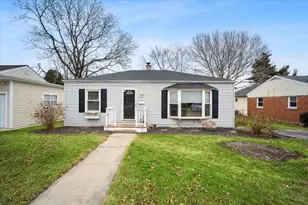 29 N Linden Ave, Palatine, IL 60074 - Photo 1