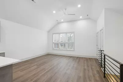 2719 W St Georges Court #3, Chicago, IL 60647 - Photo 2