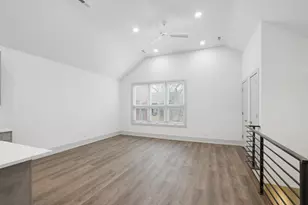 2719 W St Georges Ct, Chicago, IL 60647 - Photo 2