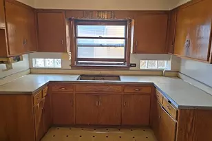 10747 S King Dr, Chicago, IL 60628 - Photo 12