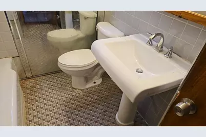 10747 S King Drive, Chicago, IL 60628 - Photo 18