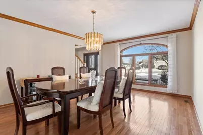 9111 Hawthorn Drive, Hickory Hills, IL 60457 - Photo 4