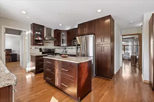 9111 Hawthorn Dr, Hickory Hills, IL 60457 - Photo 12