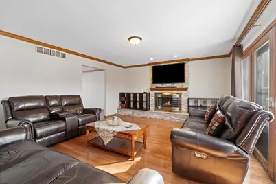 9111 Hawthorn Drive, Hickory Hills, IL 60457 - Photo 6