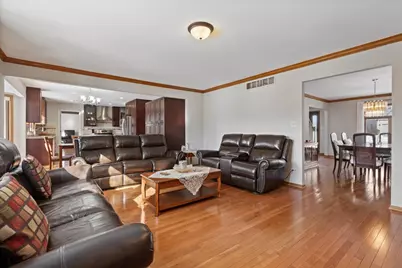 9111 Hawthorn Drive, Hickory Hills, IL 60457 - Photo 8